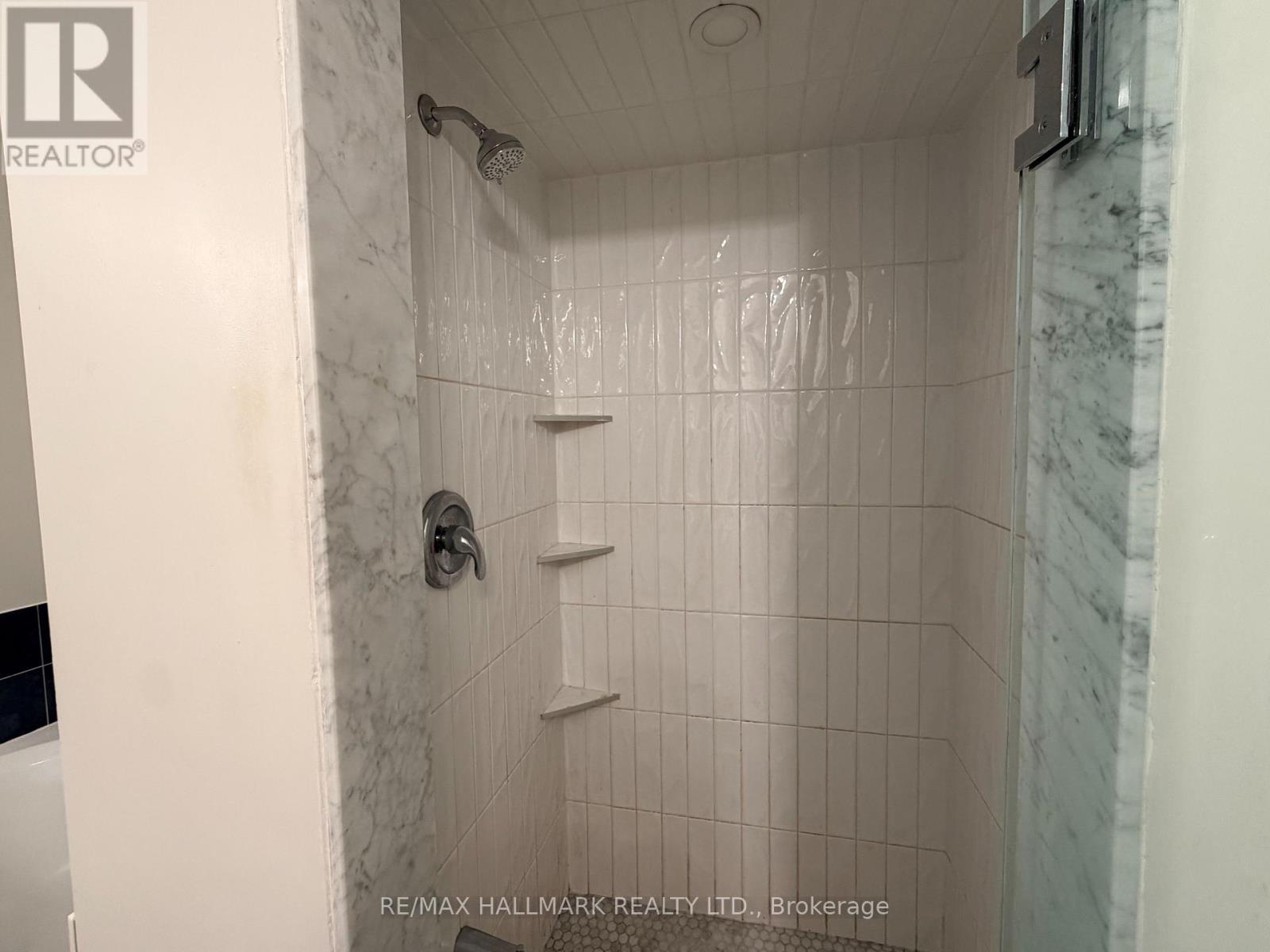 15 Whistle Post Street, Toronto, Ontario  M4E 3W7 - Photo 17 - E13659094
