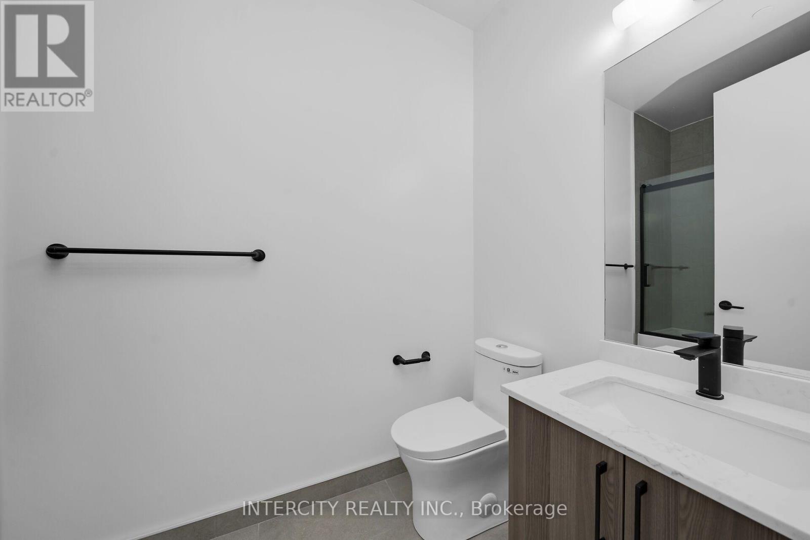 105 - 2075 King Road, King, Ontario  L7B 0R6 - Photo 19 - N13157696