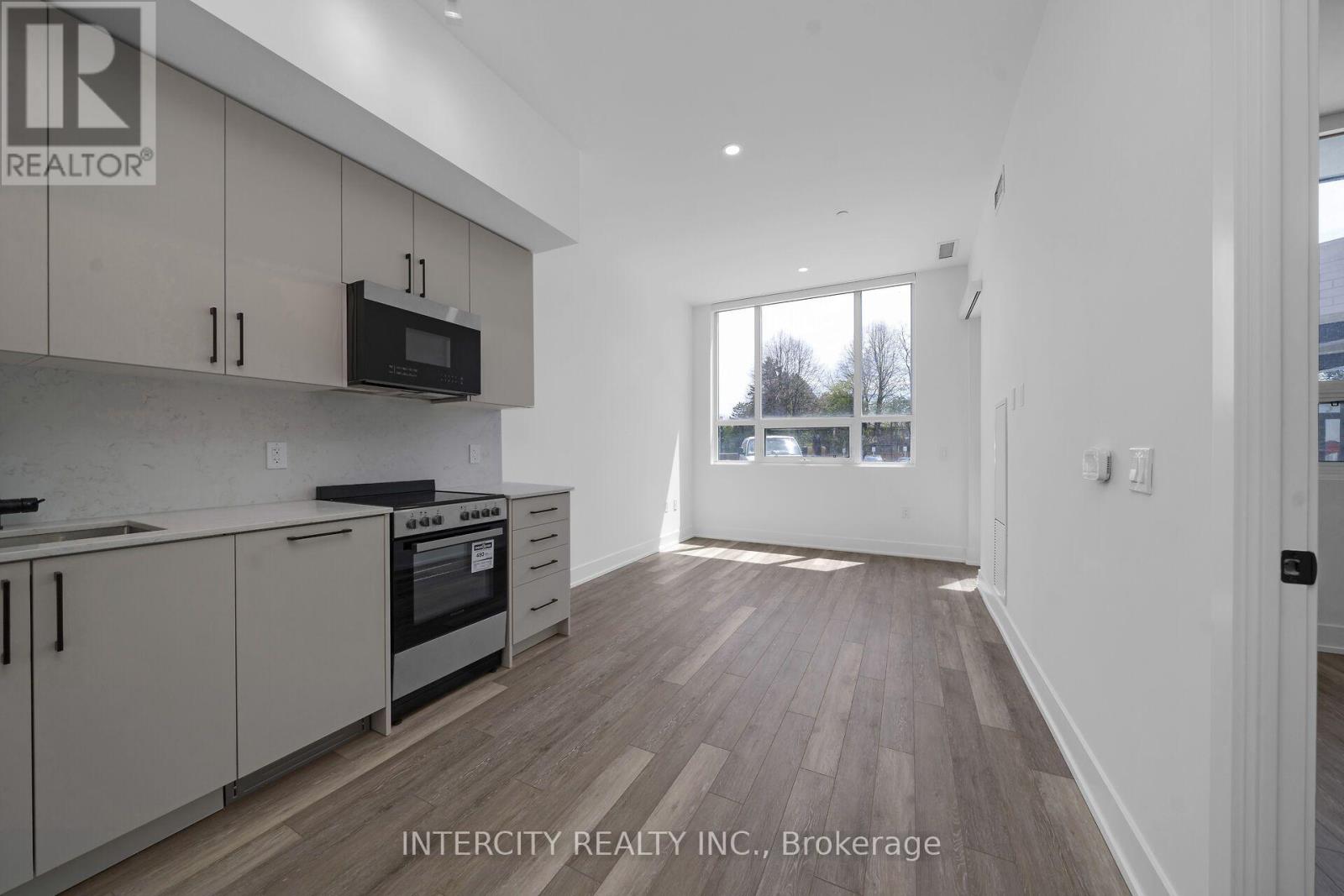 105 - 2075 King Road, King, Ontario  L7B 0R6 - Photo 12 - N13157696