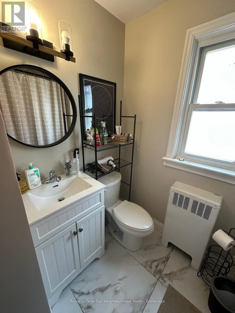 2 - 855 Simcoe Street N, Oshawa, Ontario  L1G 4W1 - Photo 3 - E13666300