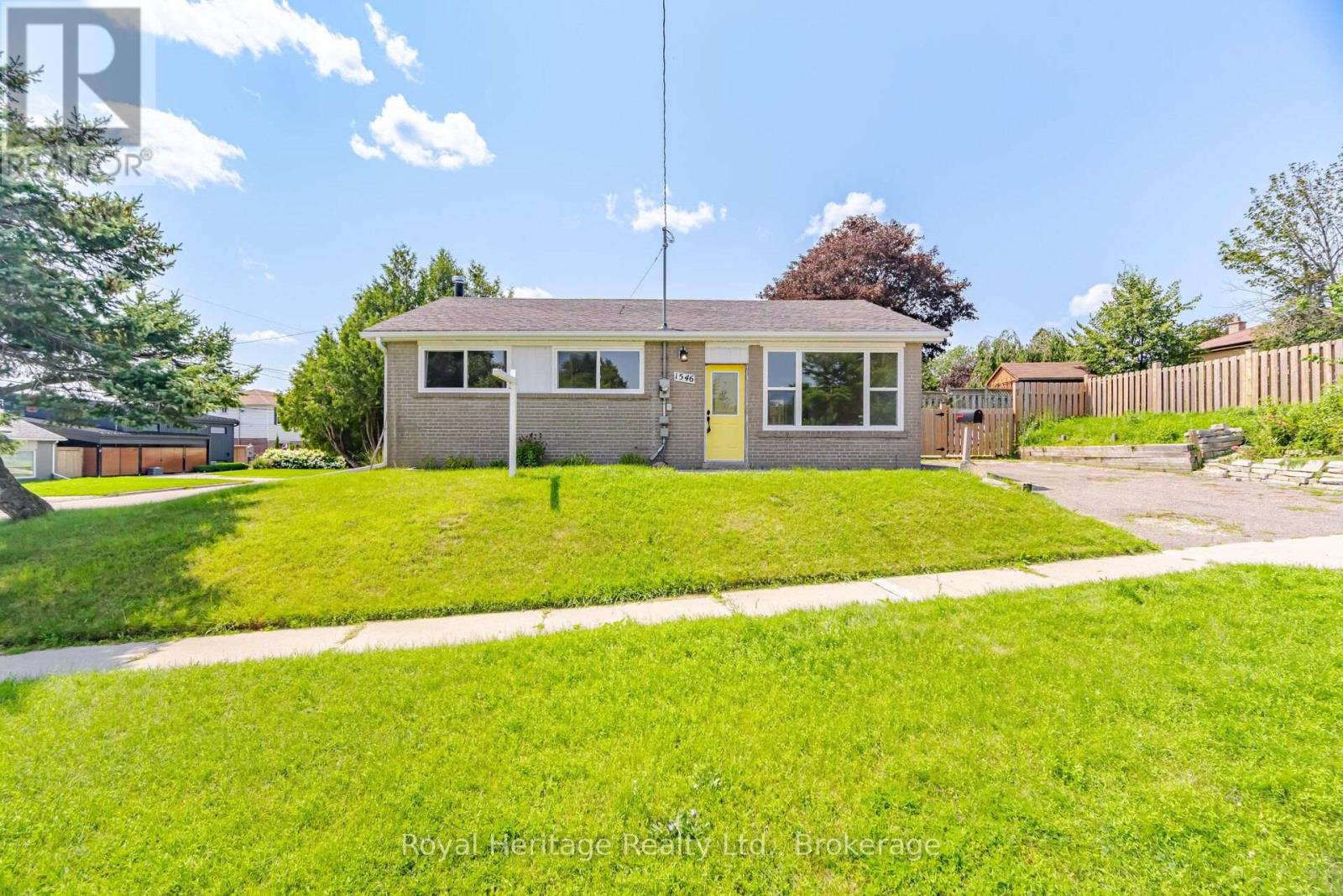 1546 LAKEMOUNT STREET, Oshawa, Ontario