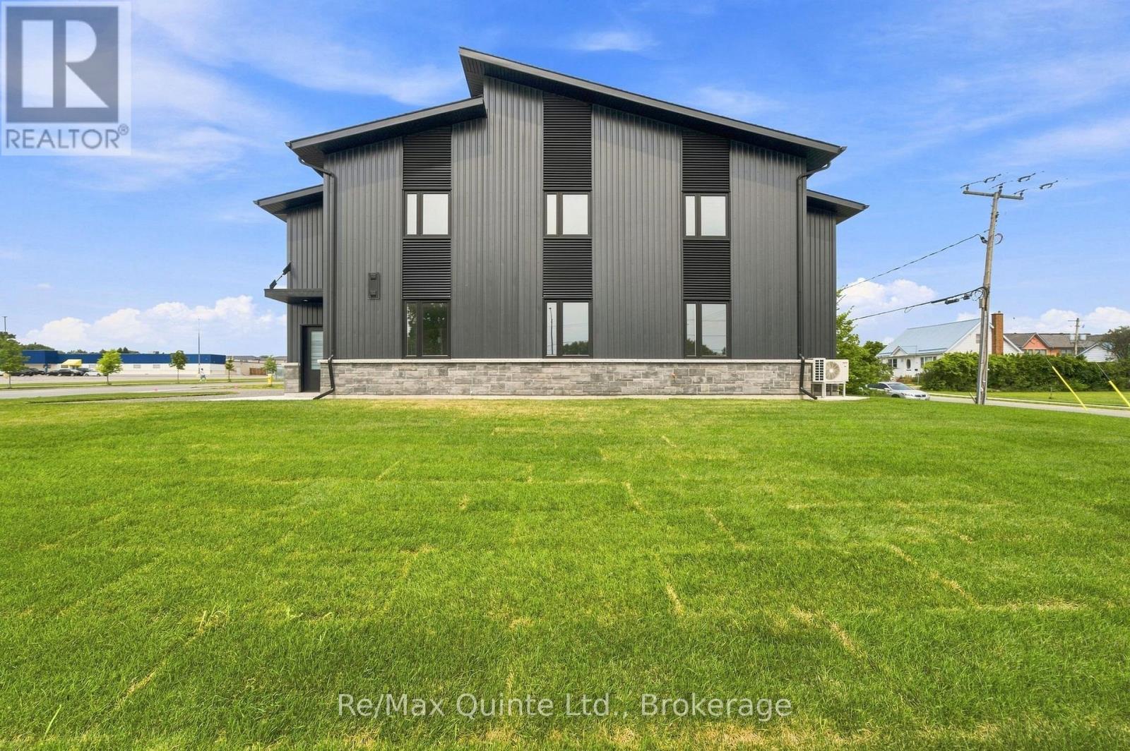 D - 5 Sienna Avenue, Belleville, Ontario  K8P 4G5 - Photo 2 - X13666530