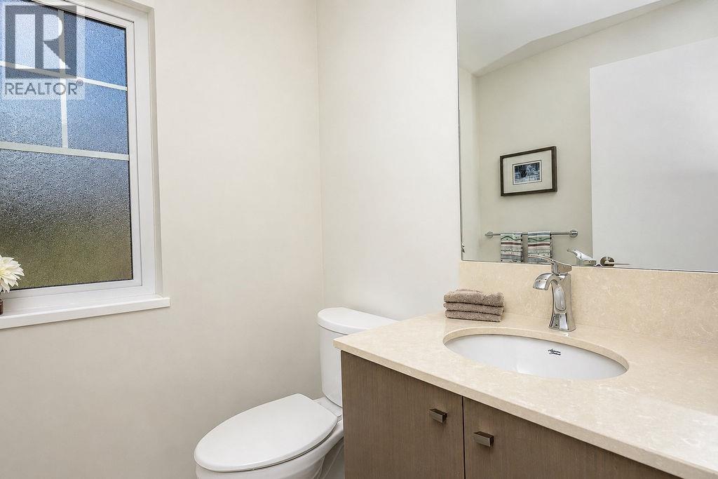 5902 Beachgate Lane, Sechelt, British Columbia V7Z 0S3 - Photo 7 - R3154615