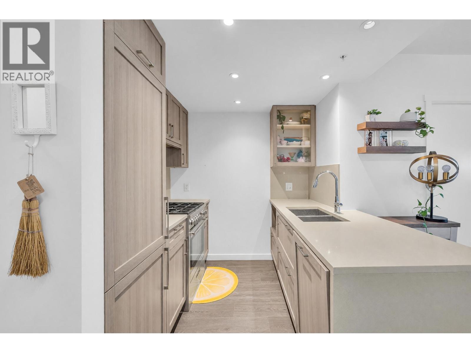 504 5598 ORMIDALE STREET, Vancouver, British Columbia