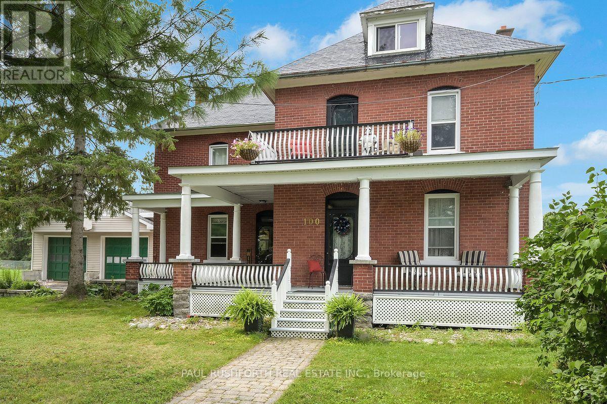 100 POOLE STREET, McNab/Braeside, Ontario