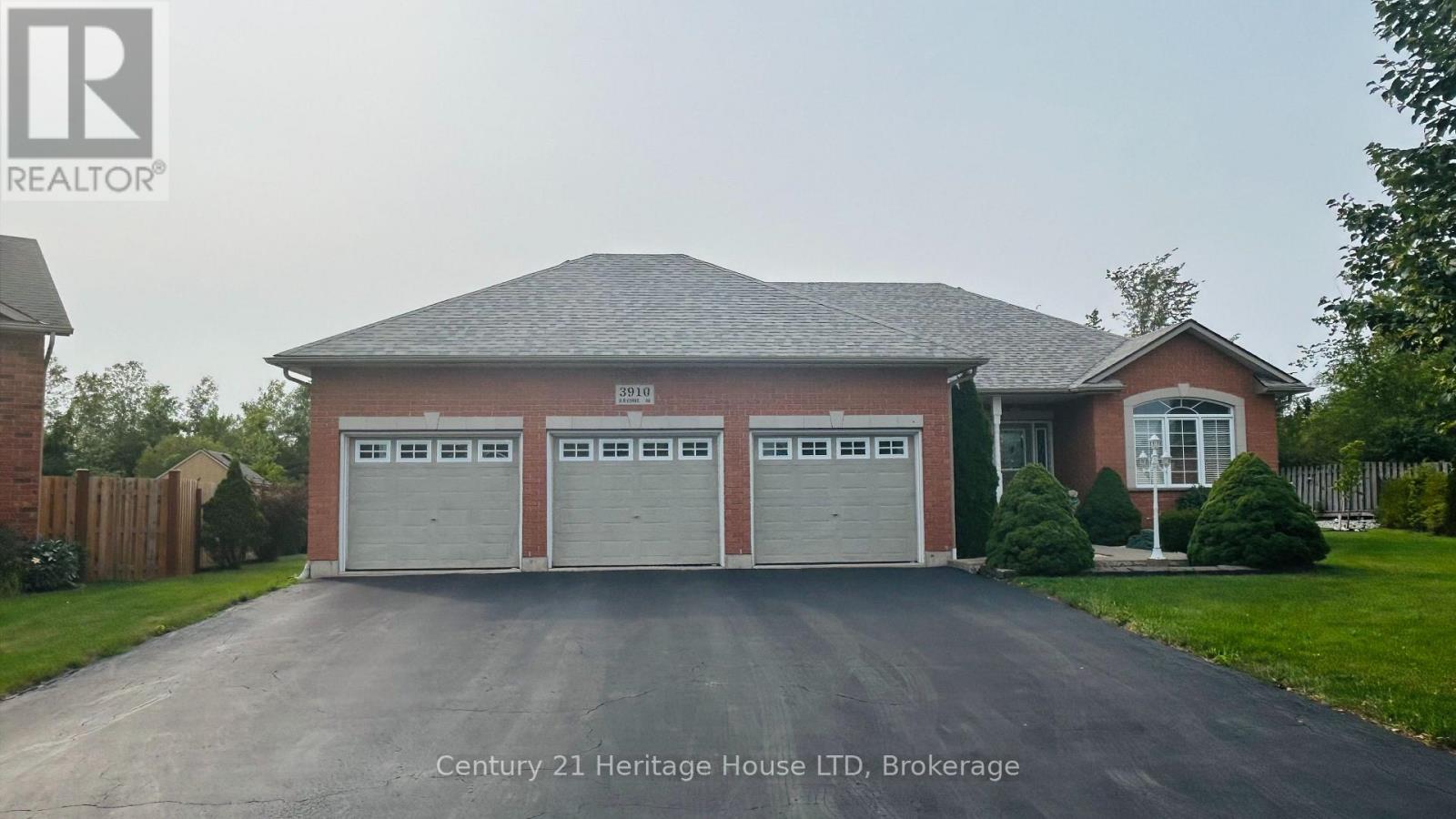 3910 Christina Court, Fort Erie, Ontario  L0S 1N0 - Photo 2 - X13666378