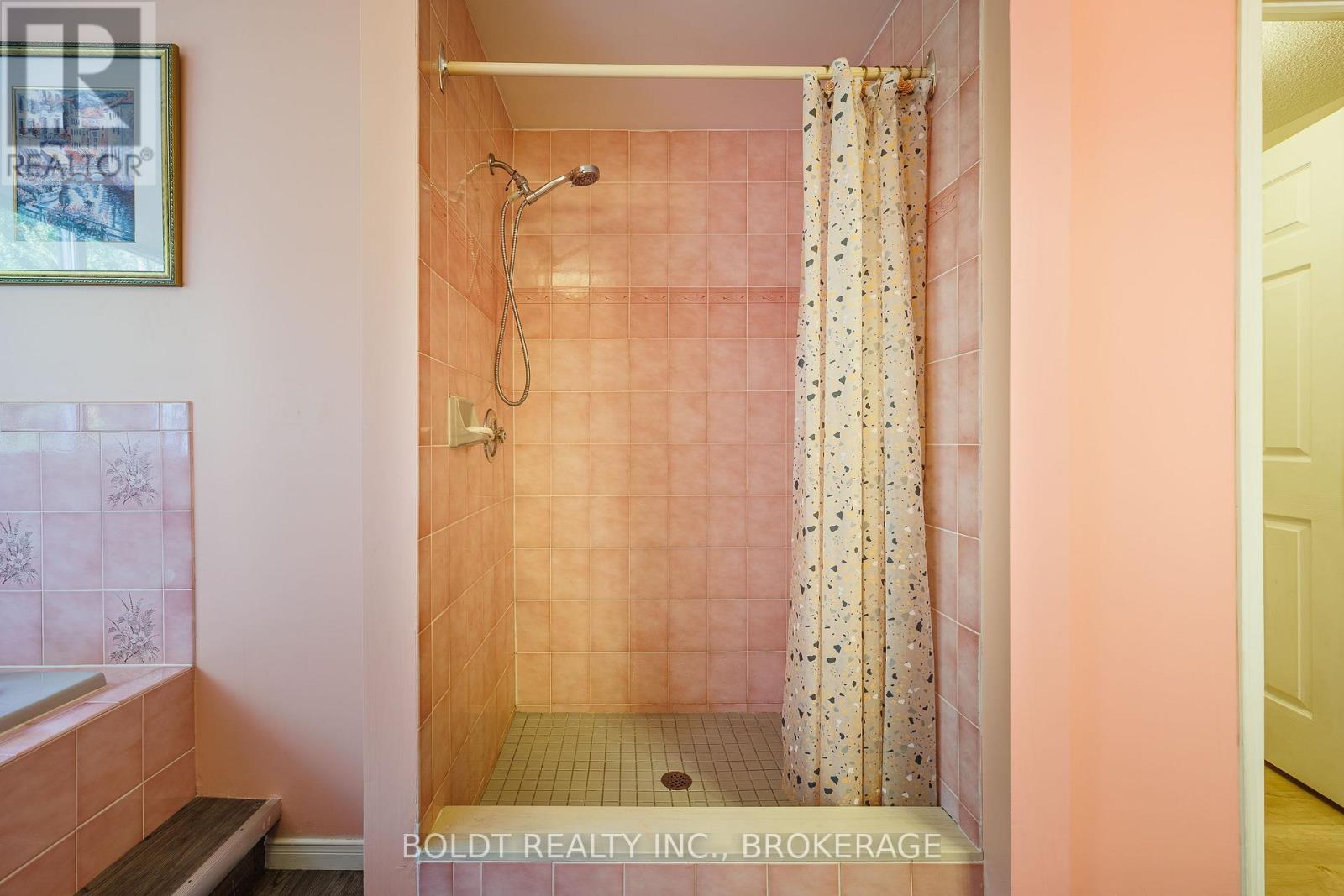 64 Carmine Crescent, St. Catharines, Ontario  L2S 3M2 - Photo 29 - X13666434