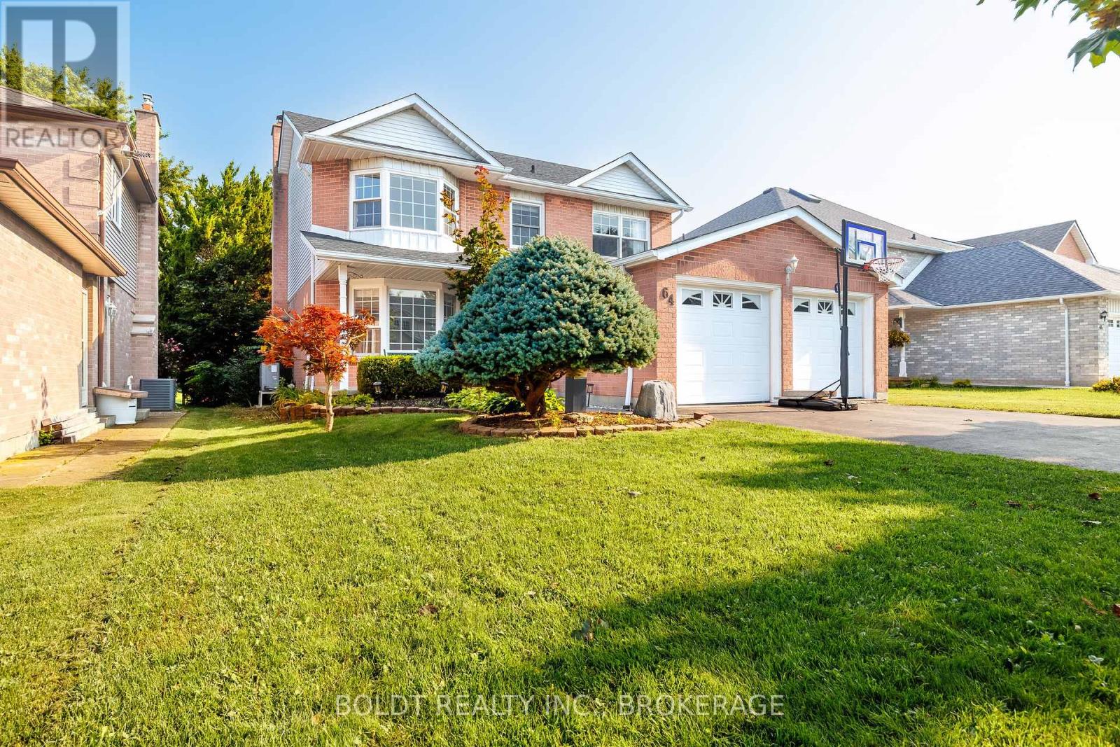 64 Carmine Crescent, St. Catharines, Ontario  L2S 3M2 - Photo 1 - X13666586