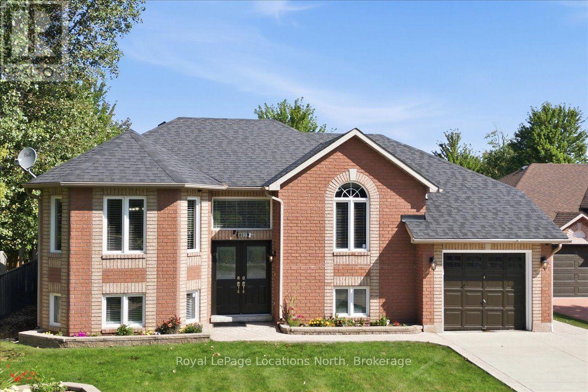 402 Ramblewood Drive, Wasaga Beach, Ontario  L9Z 2N9 - Photo 2 - S13666368