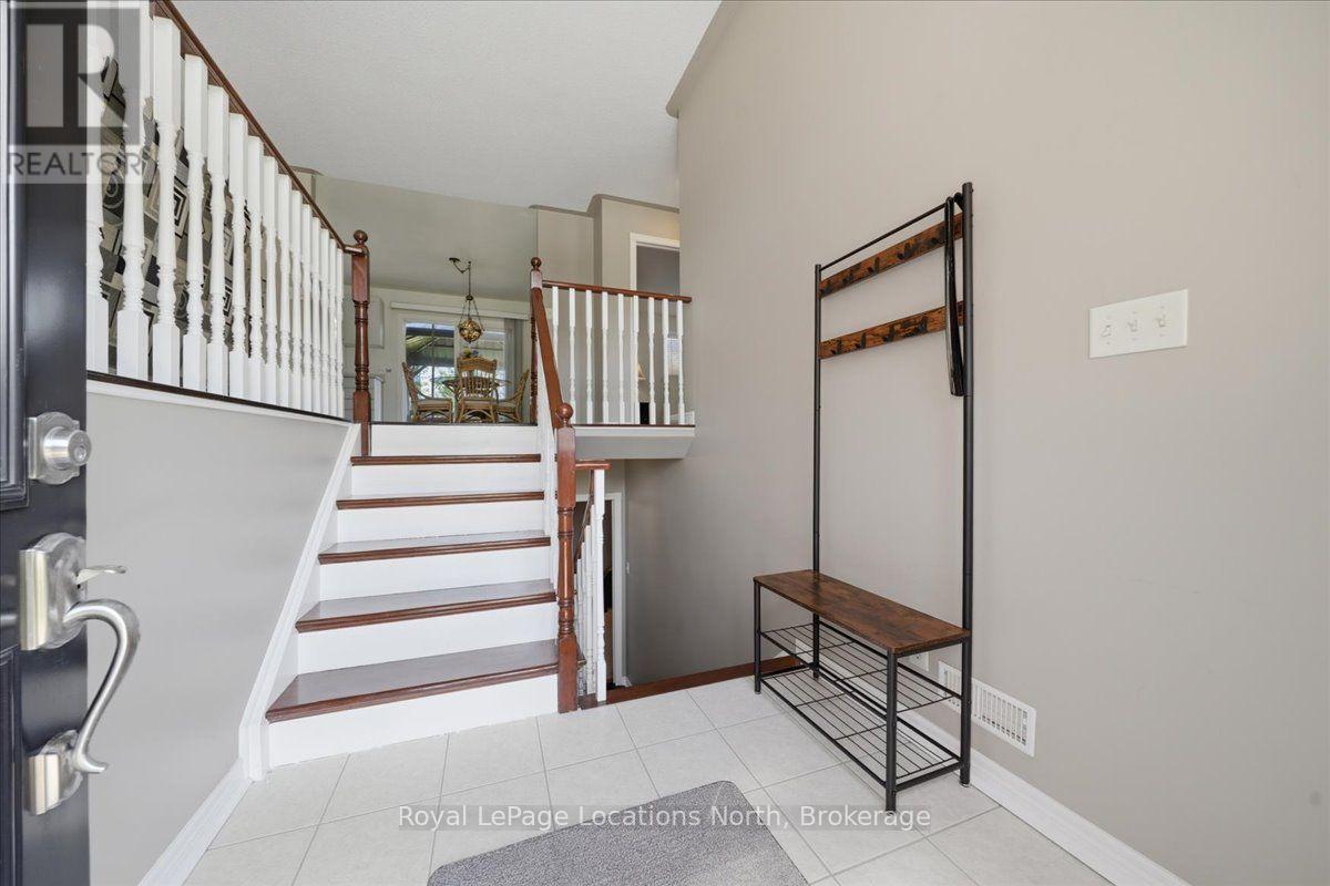402 Ramblewood Drive, Wasaga Beach, Ontario  L9Z 2N9 - Photo 3 - S13666368