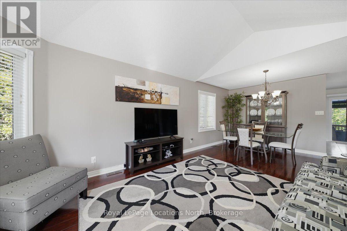 402 Ramblewood Drive, Wasaga Beach, Ontario  L9Z 2N9 - Photo 5 - S13666368