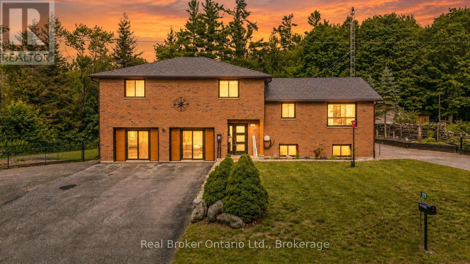 1819 Old Second Road S, Springwater, Ontario  L4M 4Y8 - Photo 2 - S13666406