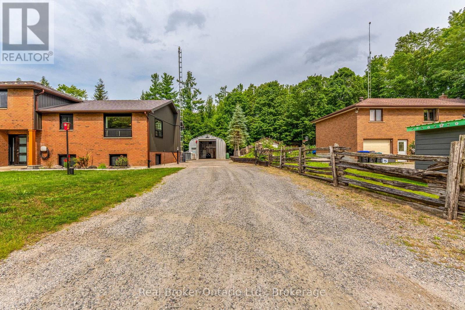 1819 Old Second Road S, Springwater, Ontario  L4M 4Y8 - Photo 4 - S13666406