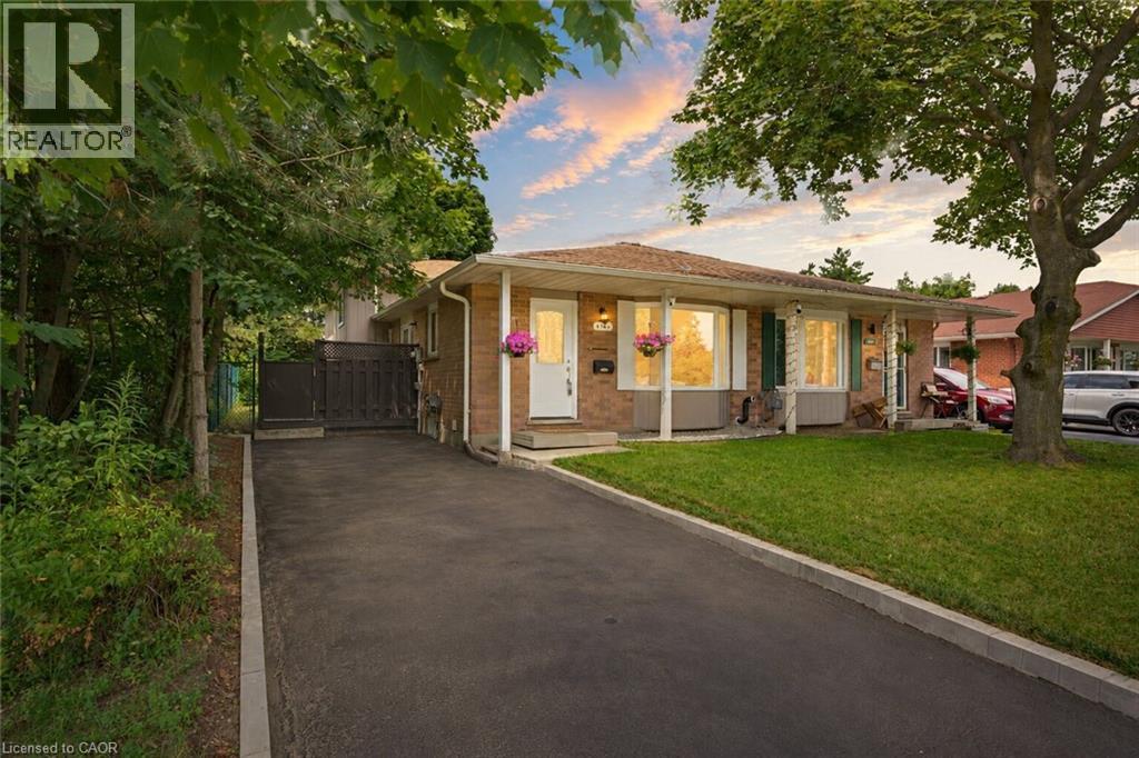 475 KINGSCOURT Drive Unit# A, Waterloo, Ontario