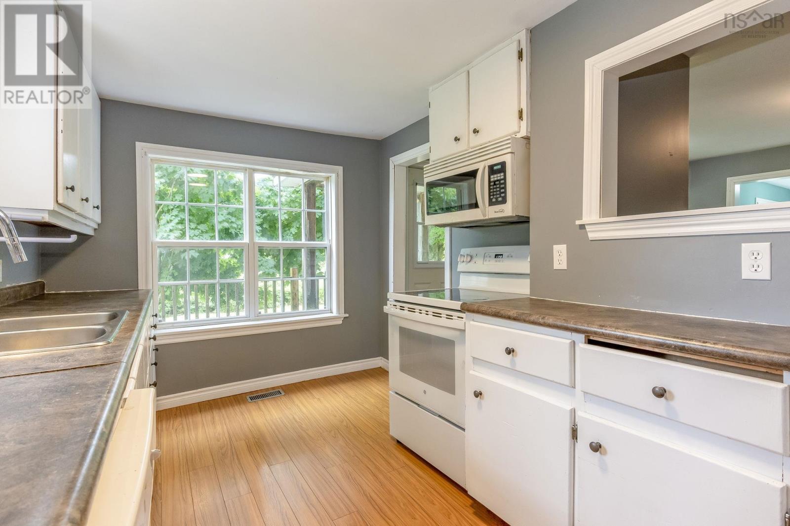 623 Main Street, Lawrencetown, Nova Scotia  B0S 1M0 - Photo 7 - 202613352