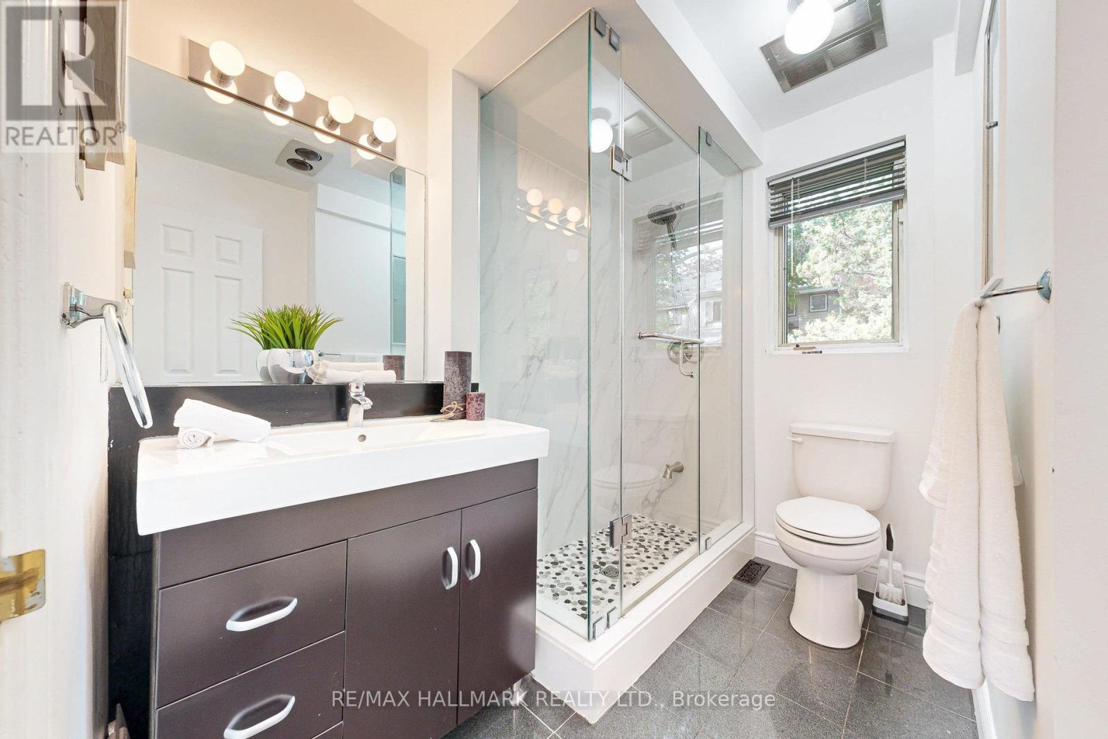 216 Milan Street, Toronto, Ontario  M5A 3Z6 - Photo 16 - C13666620