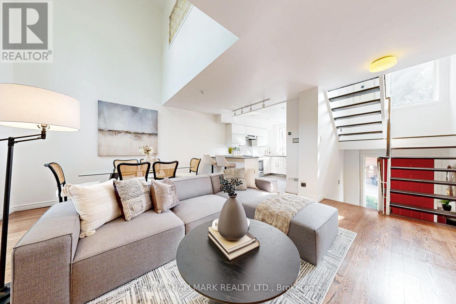 216 Milan Street, Toronto, Ontario  M5A 3Z6 - Photo 4 - C13666620