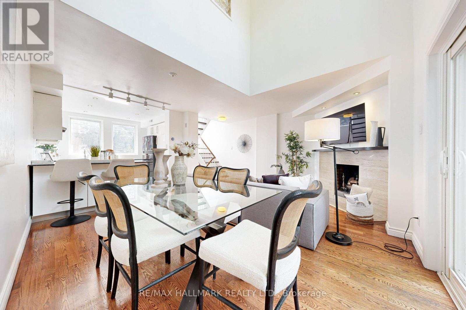 216 Milan Street, Toronto, Ontario  M5A 3Z6 - Photo 8 - C13666620