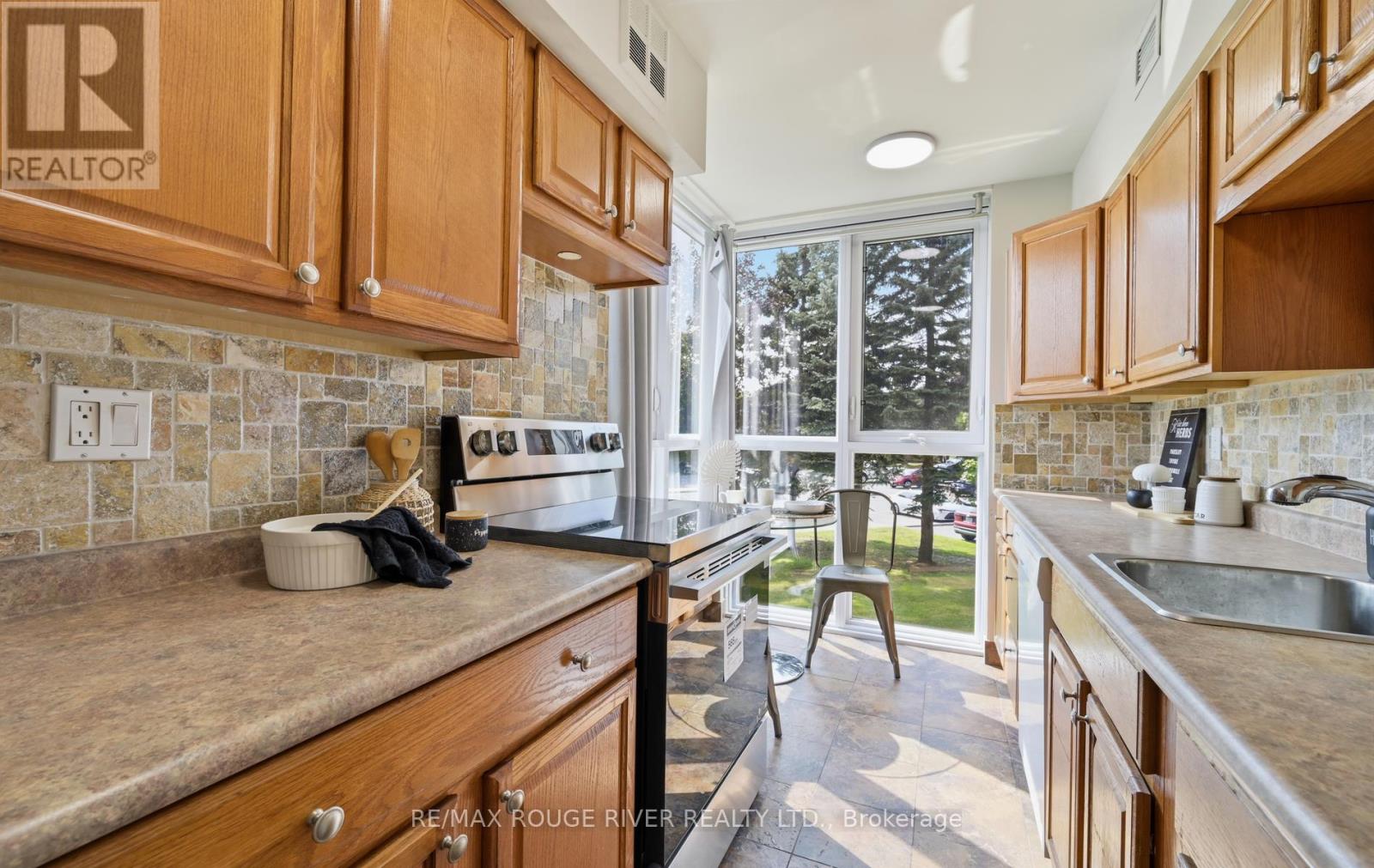 208 - 2 Westney Road N, Ajax, Ontario  L1T 3H3 - Photo 16 - E13666304