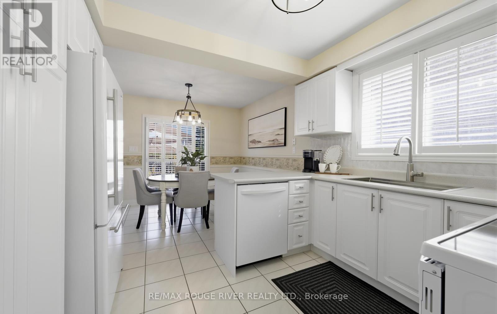 32 Patrick Drive, Whitby, Ontario L1R 2L2 - Photo 10 - E13666324