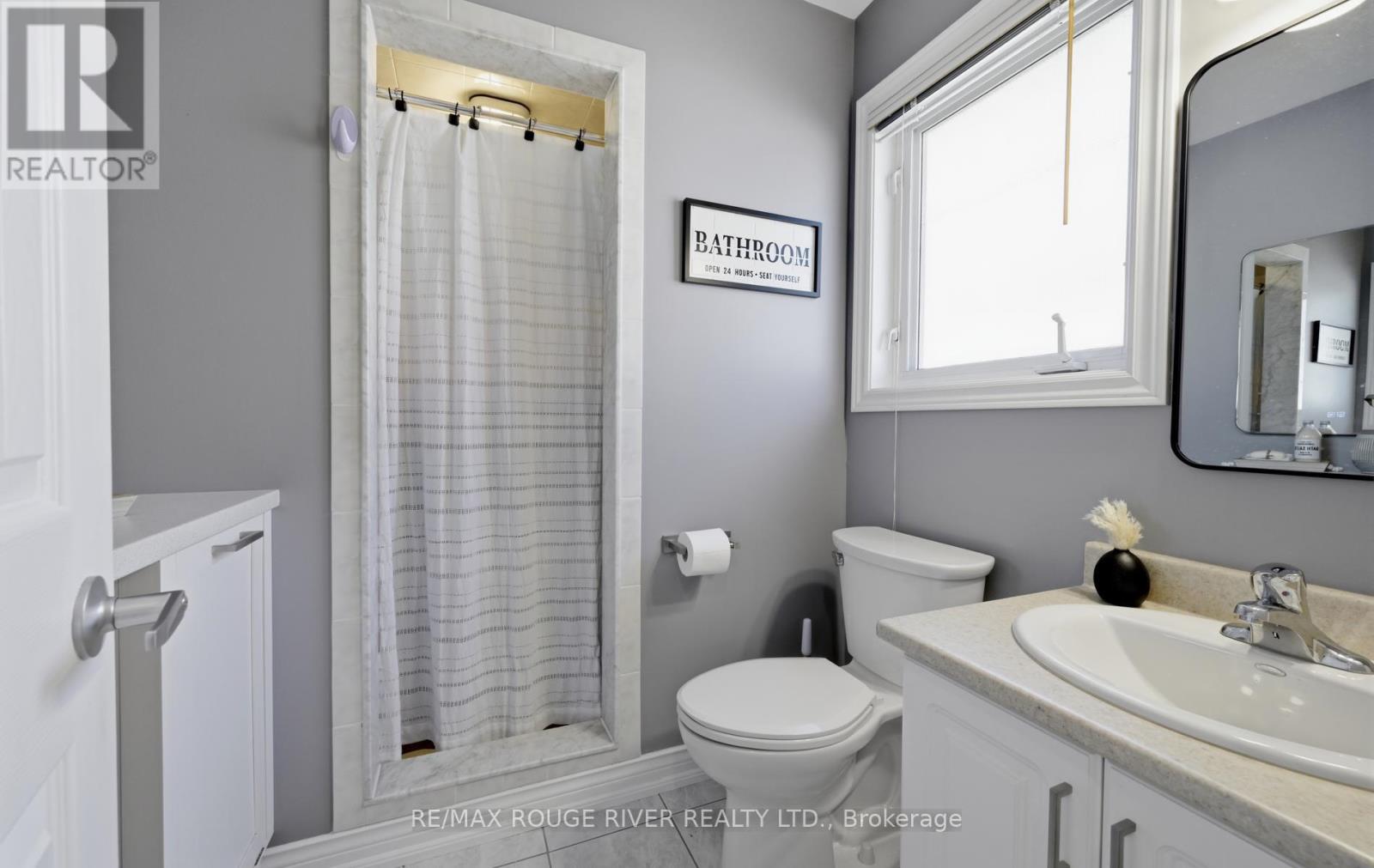 32 Patrick Drive, Whitby, Ontario L1R 2L2 - Photo 16 - E13666324