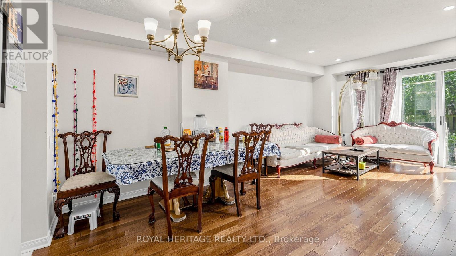 Th 19 - 2472 Eglinton Avenue E, Toronto, Ontario  M1K 5J9 - Photo 11 - E13666414
