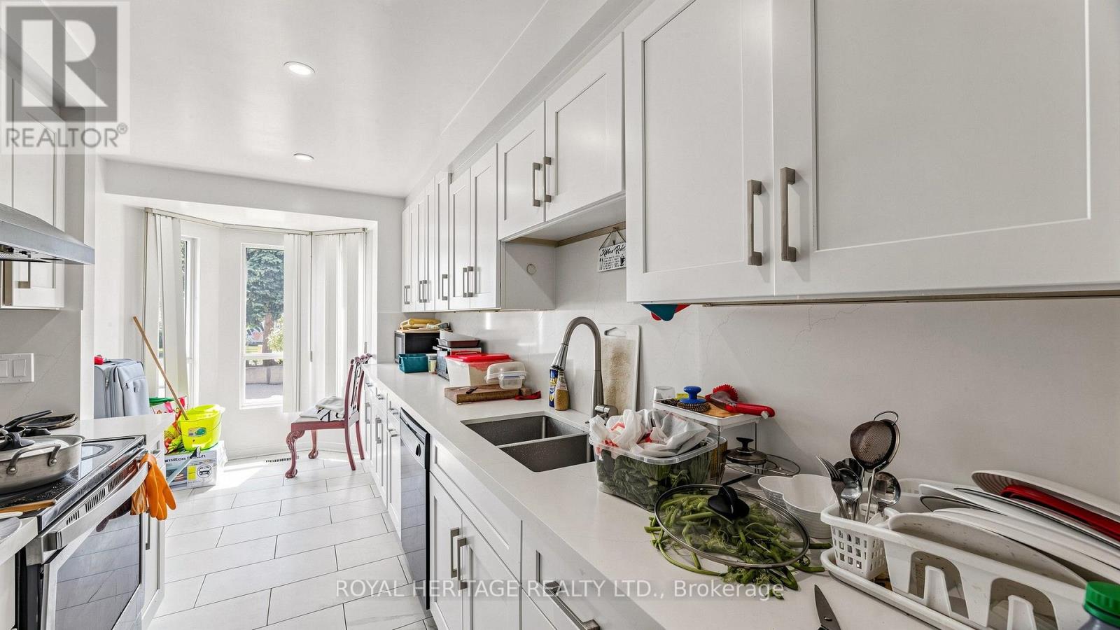 Th 19 - 2472 Eglinton Avenue E, Toronto, Ontario  M1K 5J9 - Photo 14 - E13666414