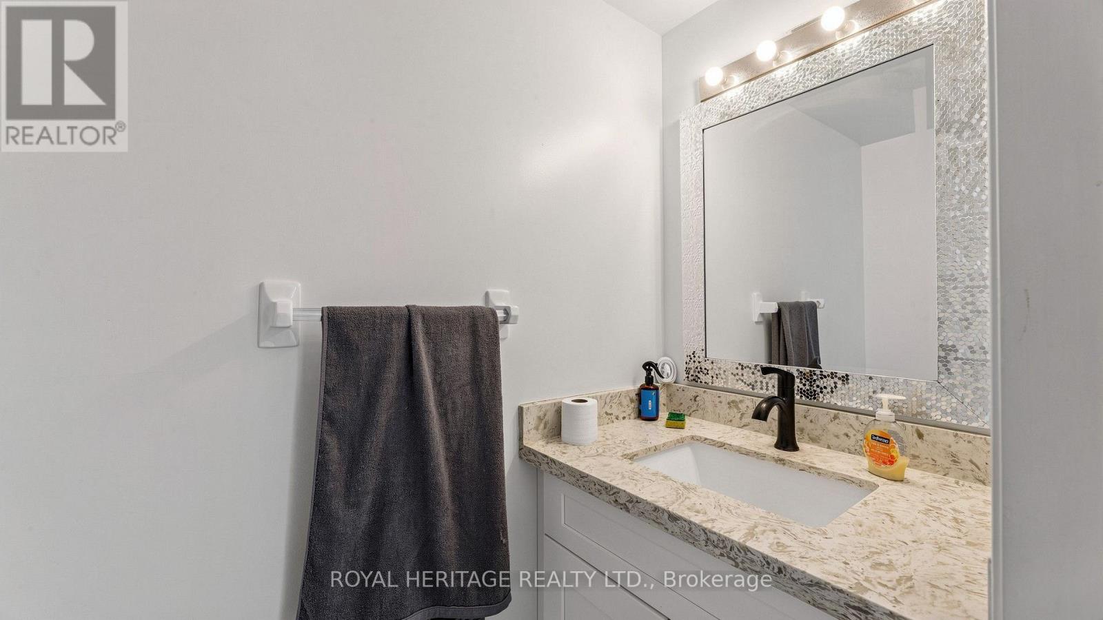 Th 19 - 2472 Eglinton Avenue E, Toronto, Ontario  M1K 5J9 - Photo 17 - E13666414
