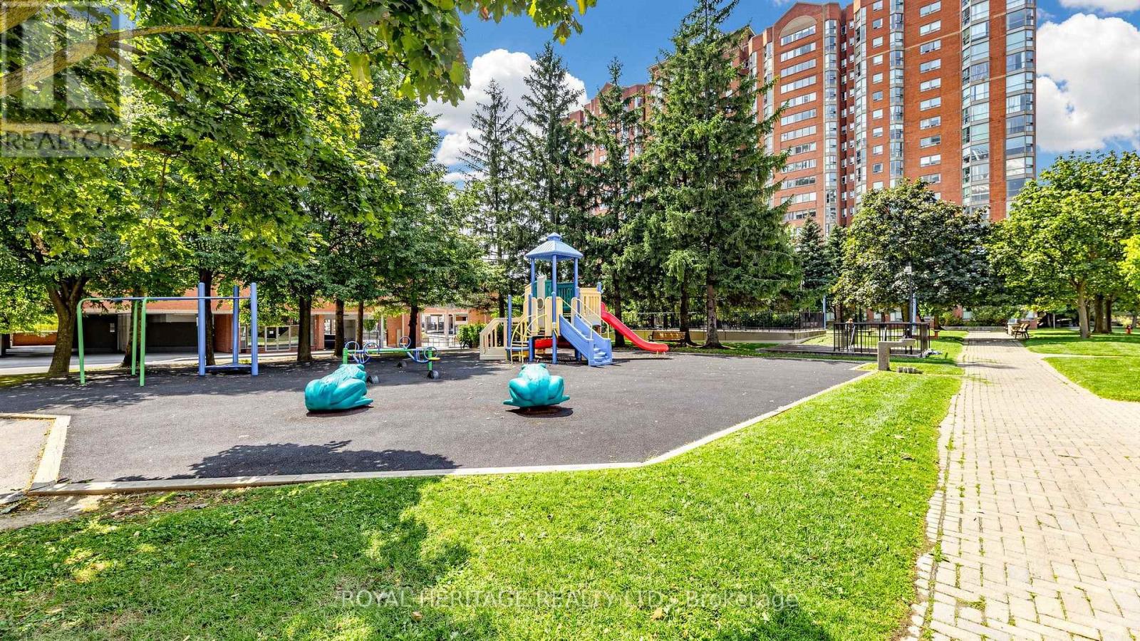Th 19 - 2472 Eglinton Avenue E, Toronto, Ontario  M1K 5J9 - Photo 47 - E13666414