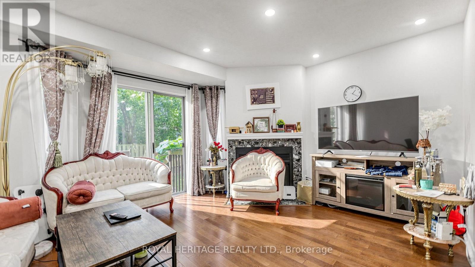 Th 19 - 2472 Eglinton Avenue E, Toronto, Ontario  M1K 5J9 - Photo 5 - E13666414