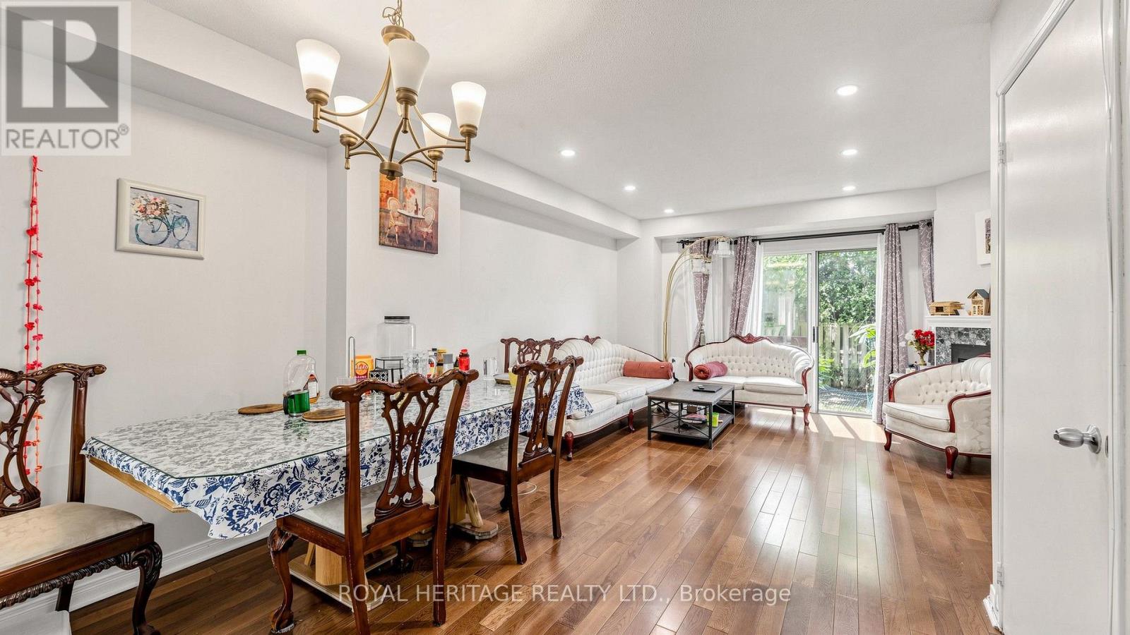 Th 19 - 2472 Eglinton Avenue E, Toronto, Ontario  M1K 5J9 - Photo 9 - E13666414