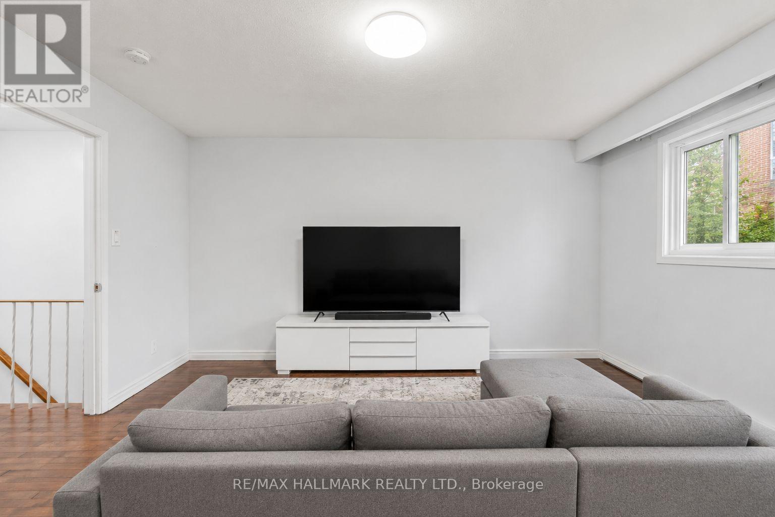 3 - 82 Halsey Avenue, Toronto, Ontario M4B 1A9 - Photo 3 - E13666426