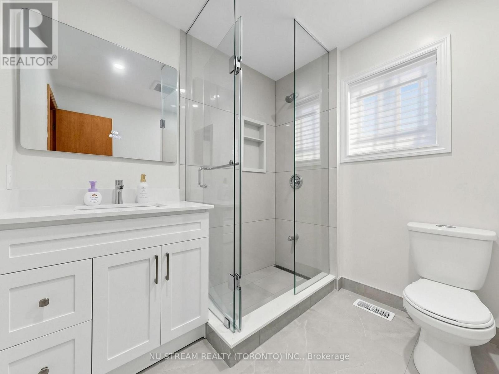 117 Ambercroft Boulevard N, Toronto, Ontario  M1W 3K8 - Photo 19 - E13666554