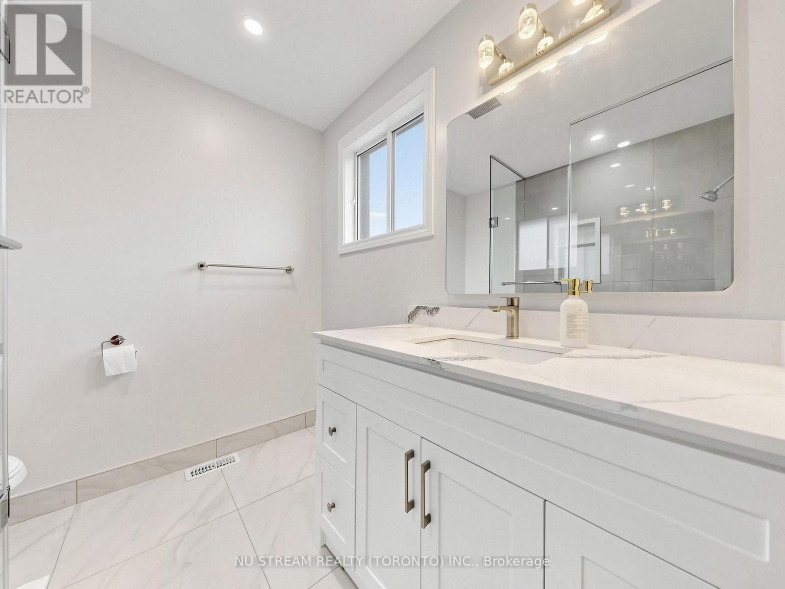 117 Ambercroft Boulevard N, Toronto, Ontario  M1W 3K8 - Photo 23 - E13666554