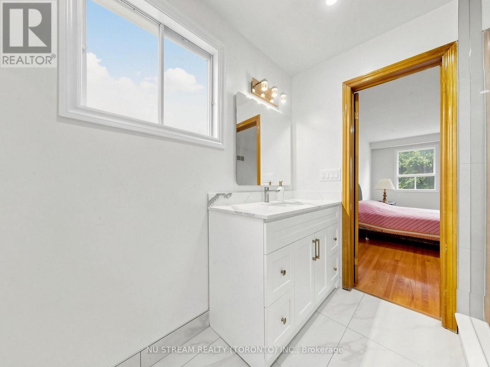 117 Ambercroft Boulevard N, Toronto, Ontario  M1W 3K8 - Photo 24 - E13666554