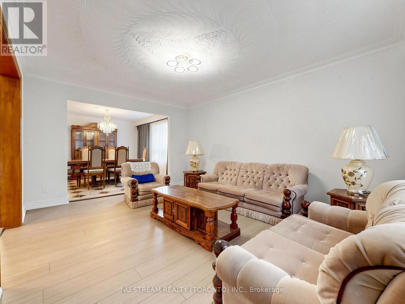 117 Ambercroft Boulevard N, Toronto, Ontario  M1W 3K8 - Photo 7 - E13666554