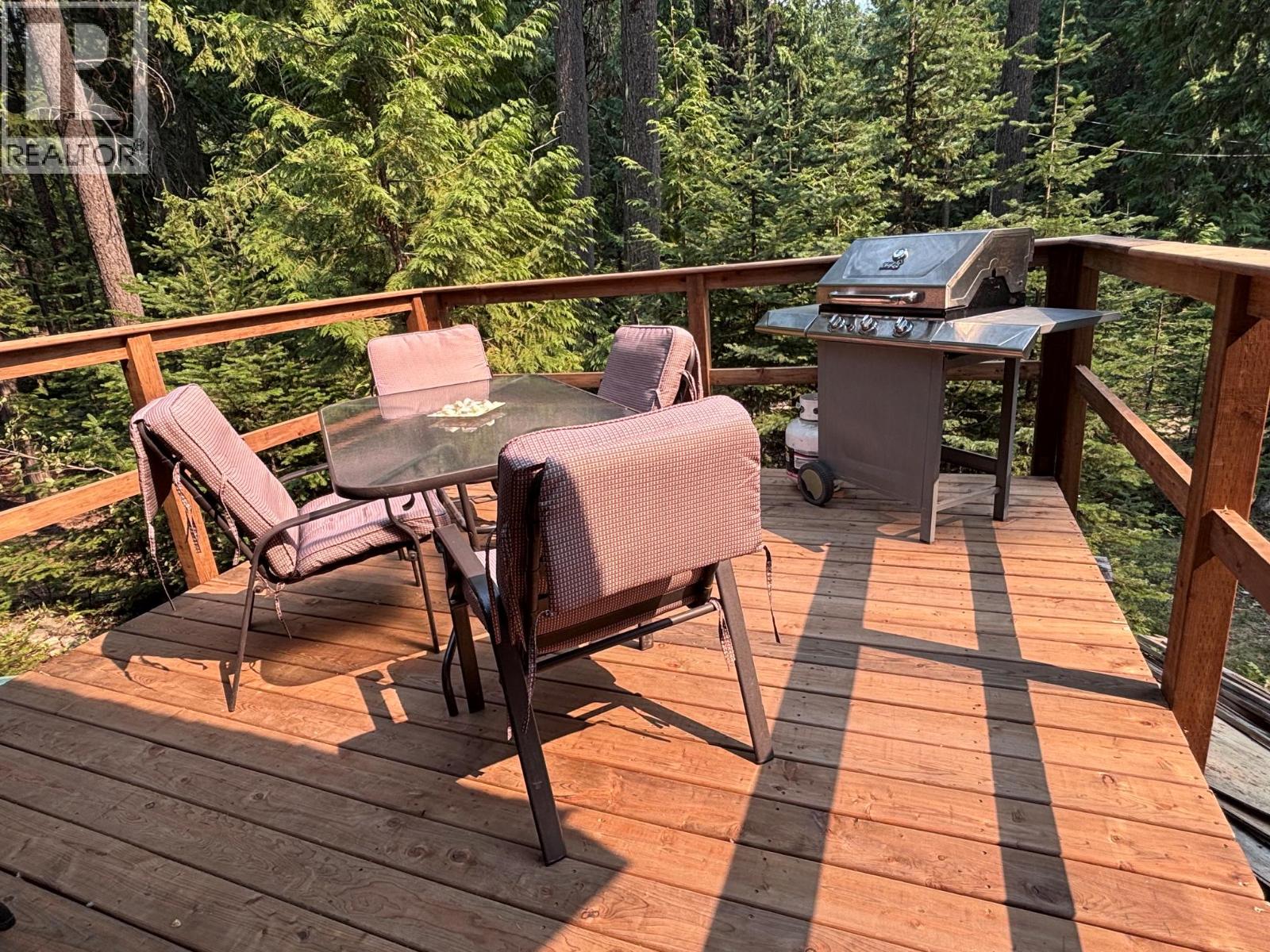 2832 Jewel Lake Road, Jewel Lake, British Columbia  V0H 1J0 - Photo 2 - 10367027