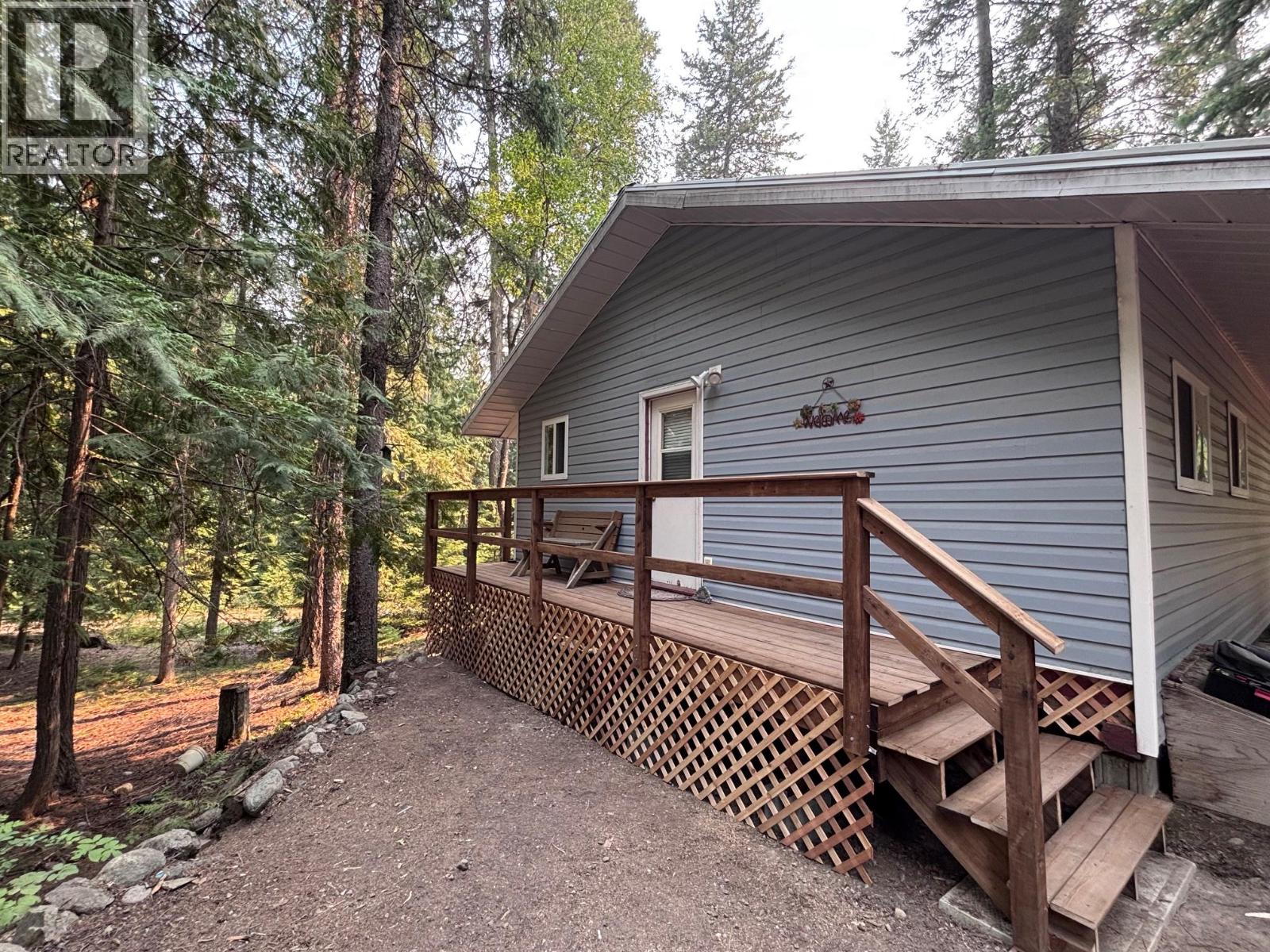 2832 Jewel Lake Road, Jewel Lake, British Columbia  V0H 1J0 - Photo 4 - 10367027