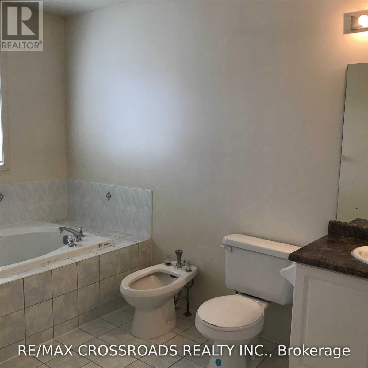 127 Orchard Hill Boulevard, Markham, Ontario L6C 2W9 - Photo 14 - N13666464