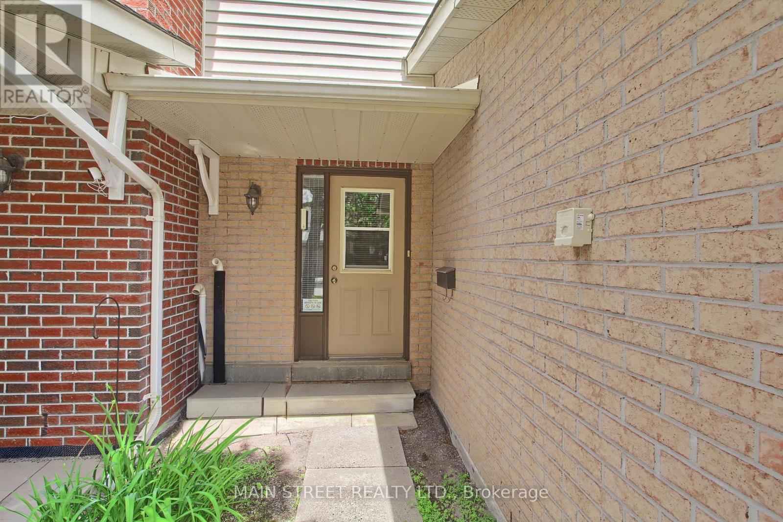 574 Jack Giles Circle, Newmarket, Ontario  L3X 1X9 - Photo 3 - N13666582