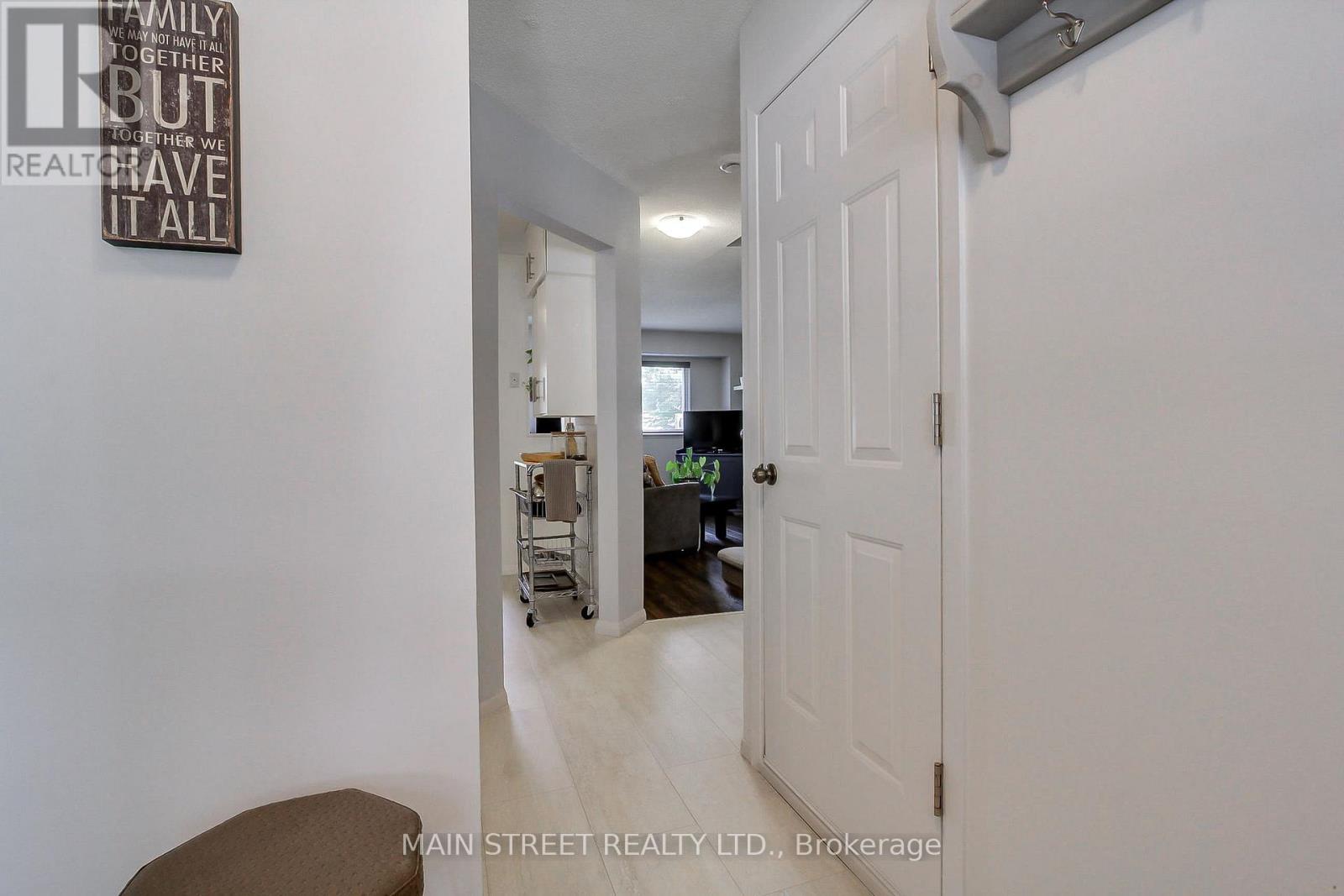 574 Jack Giles Circle, Newmarket, Ontario  L3X 1X9 - Photo 5 - N13666582