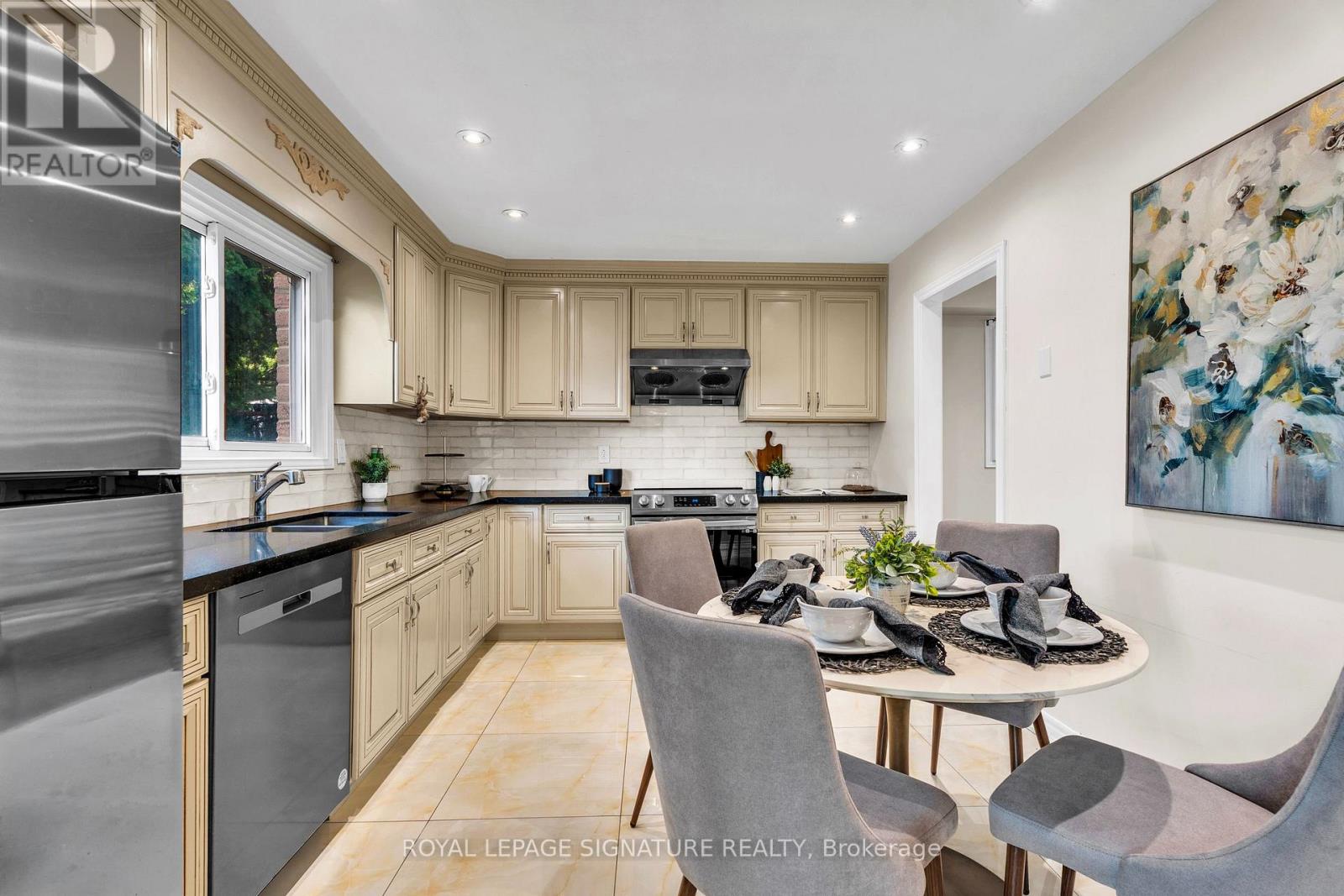 89 Batson Drive, Aurora, Ontario  L4G 3R2 - Photo 4 - N13666594