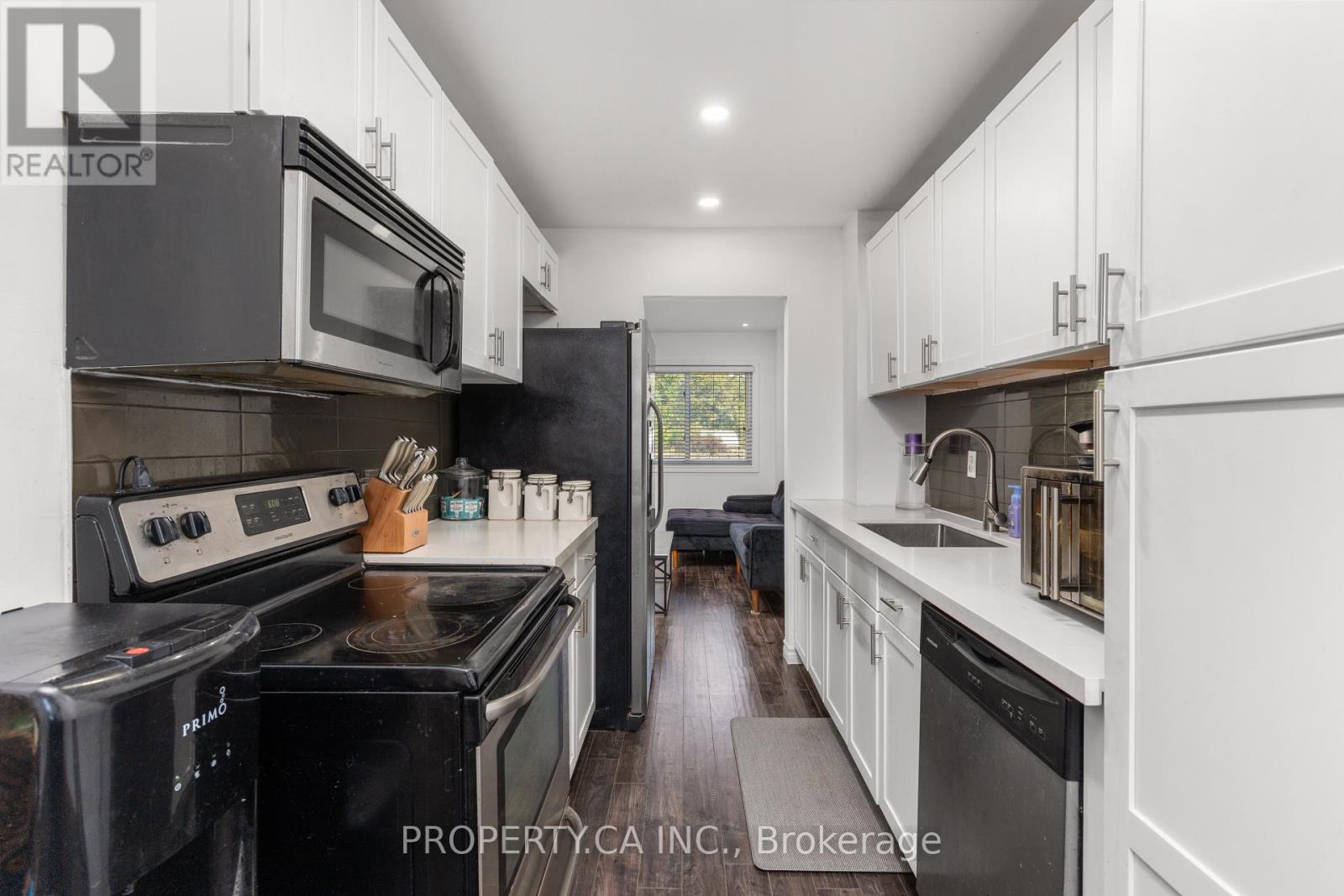 45 New Seabury Drive, Vaughan, Ontario L4K 2B7 - Photo 8 - N13666602