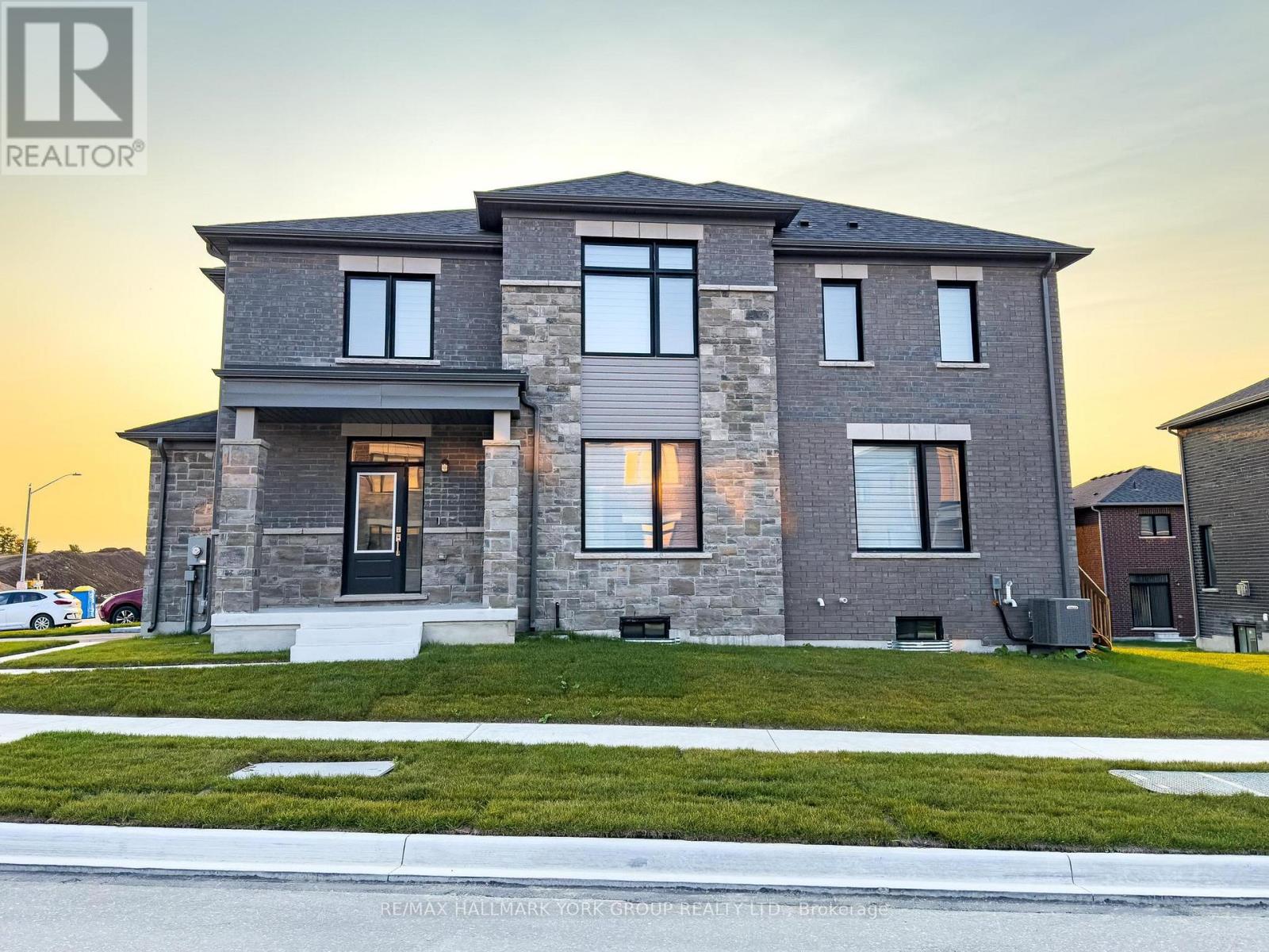 145 Fenchurch Manor, Barrie (Painswick South), Ontario  L9J 0X1 - Photo 2 - S13666472