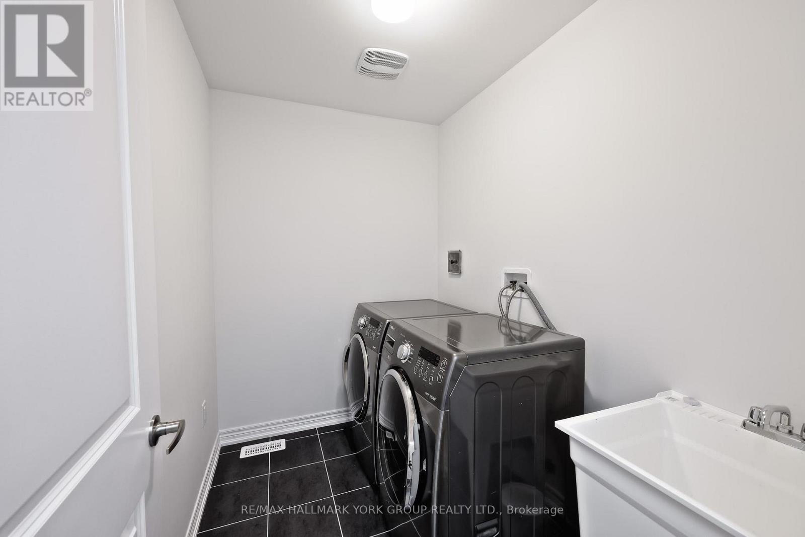 145 Fenchurch Manor, Barrie (Painswick South), Ontario  L9J 0X1 - Photo 31 - S13666472