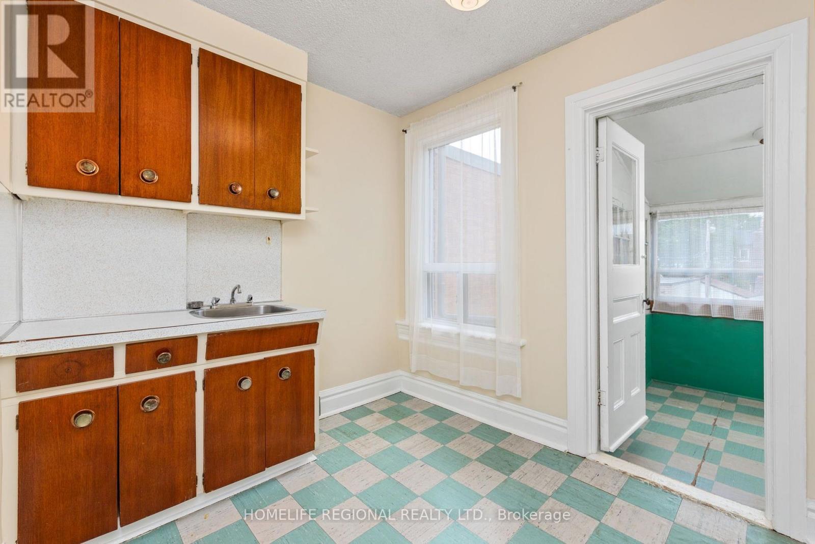 355 Delaware Avenue, Toronto, Ontario  M6H 2T7 - Photo 21 - W13666338