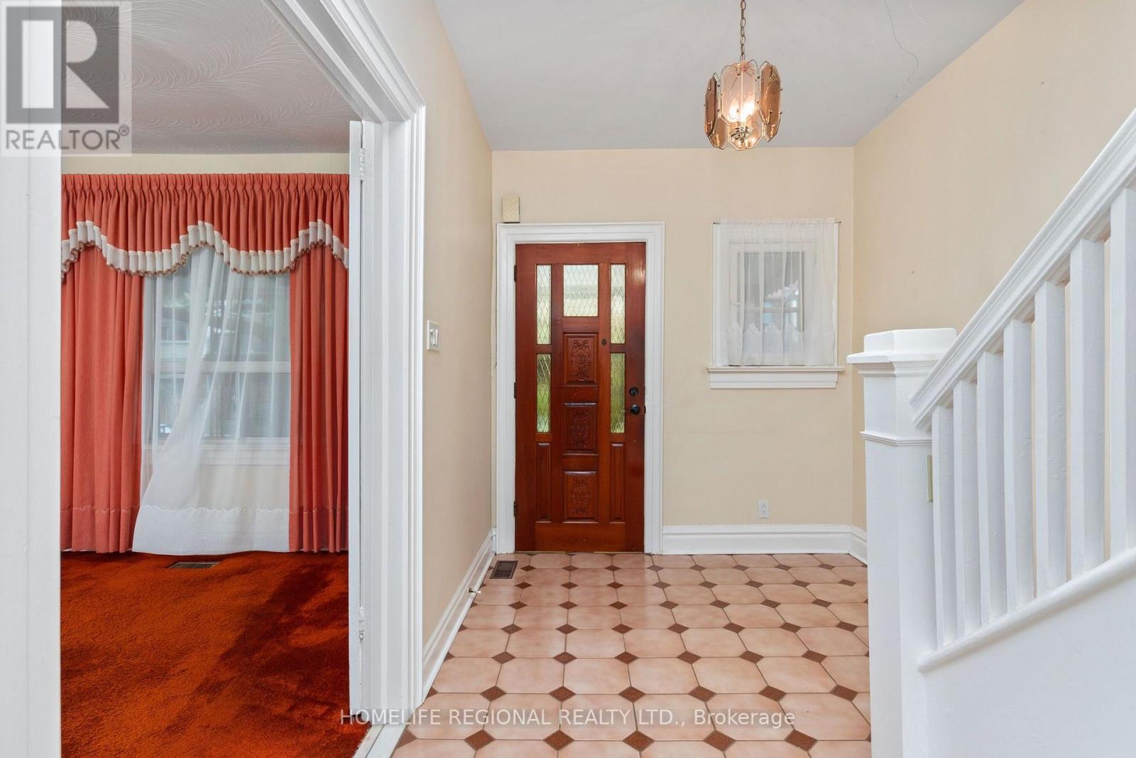 355 Delaware Avenue, Toronto, Ontario  M6H 2T7 - Photo 3 - W13666338