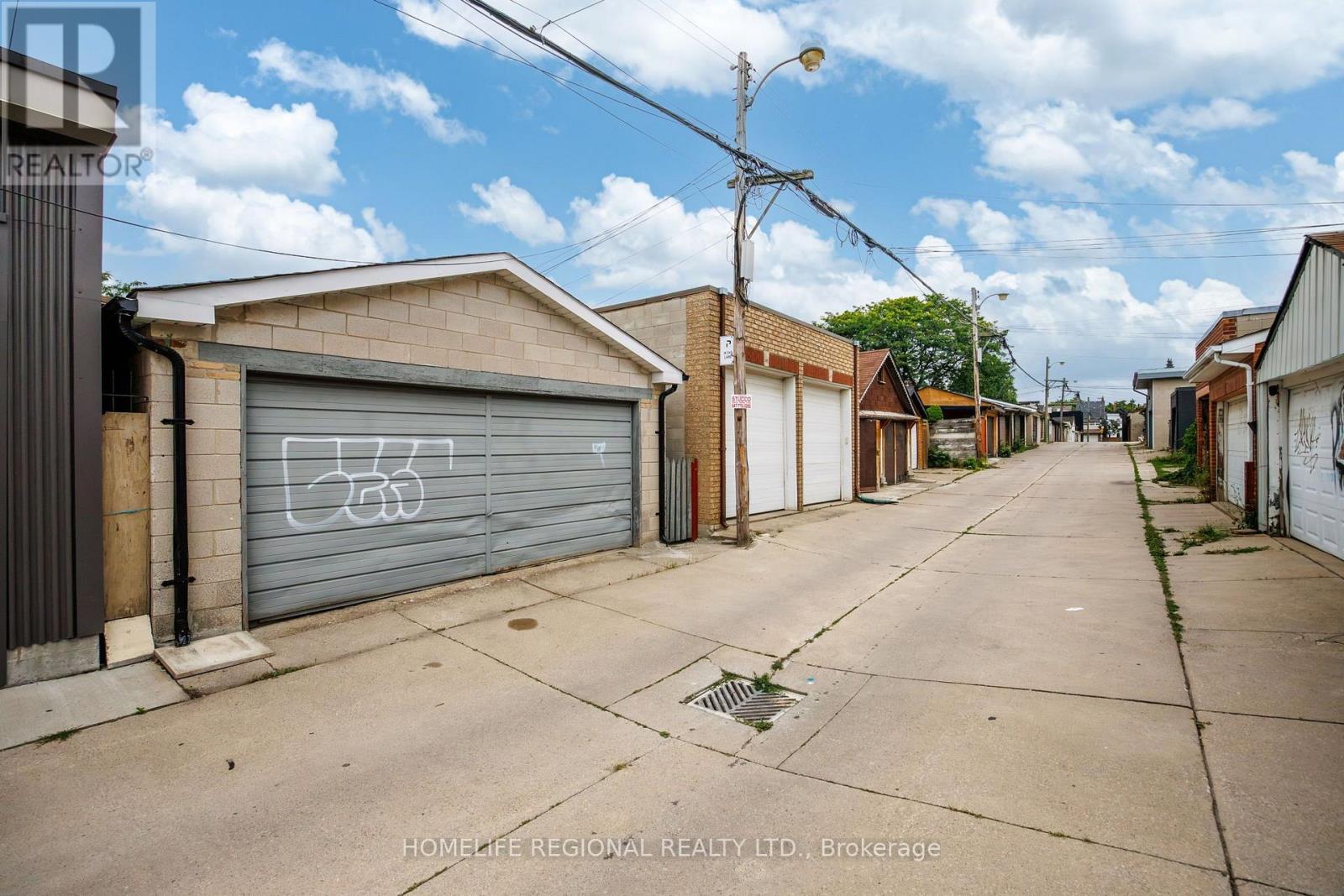 355 Delaware Avenue, Toronto, Ontario  M6H 2T7 - Photo 32 - W13666338