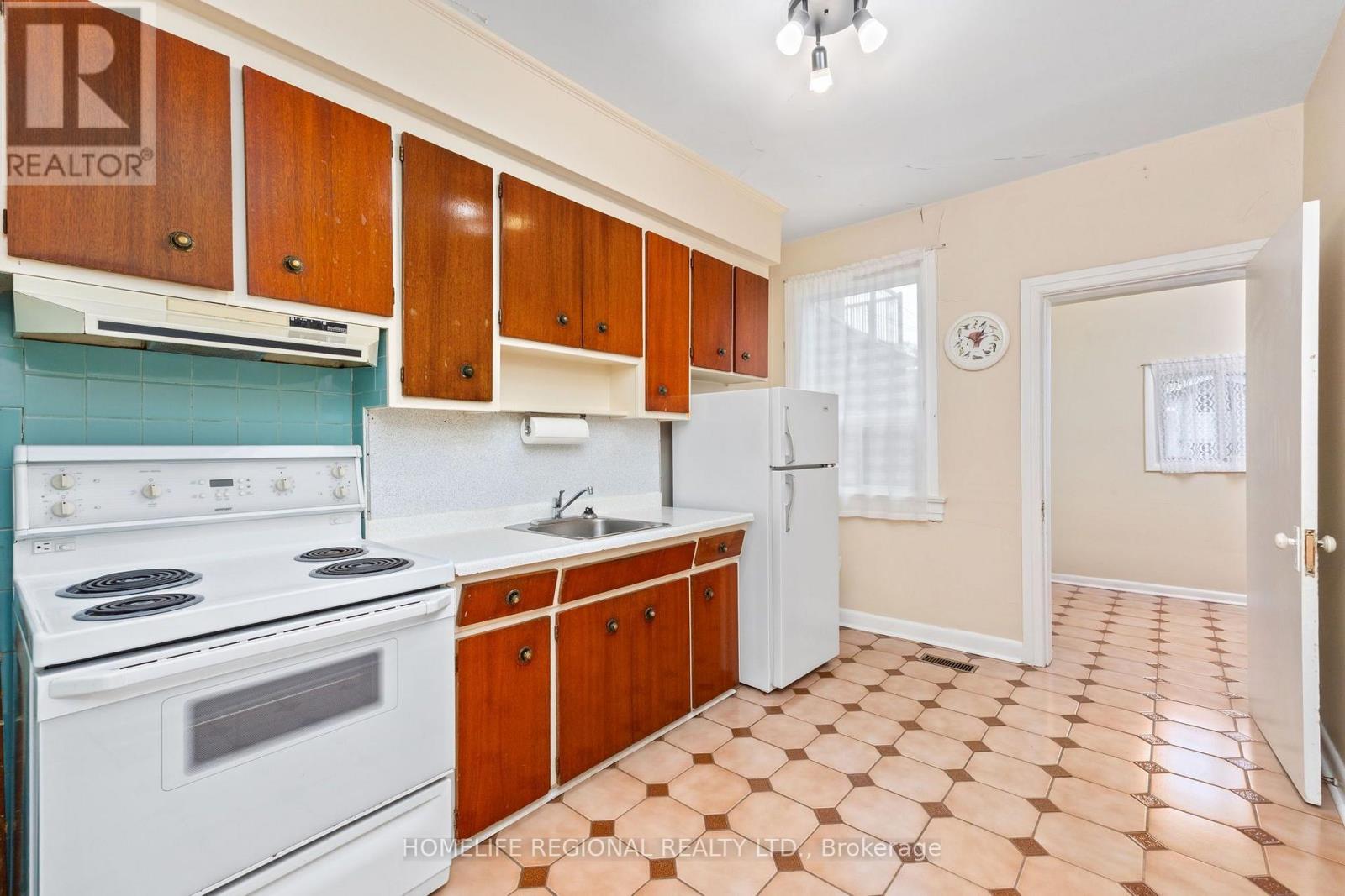 355 Delaware Avenue, Toronto, Ontario  M6H 2T7 - Photo 9 - W13666338