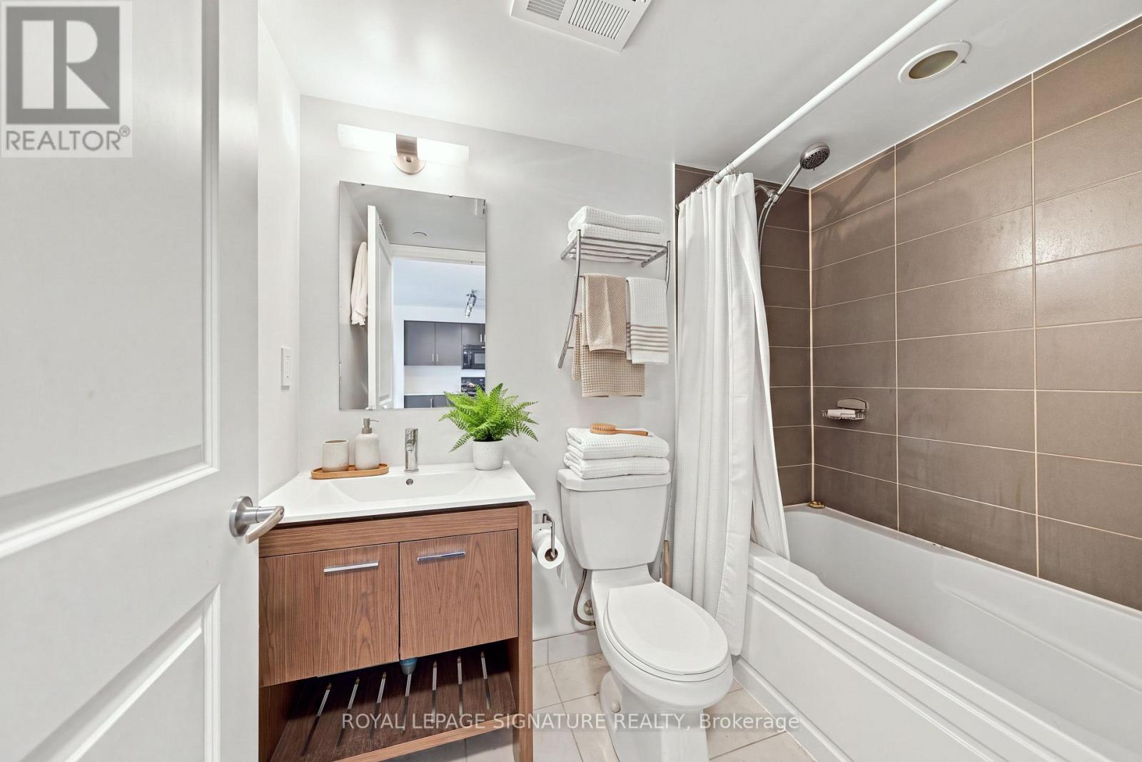 417 - 80 Esther Lorrie Drive, Toronto, Ontario  M9W 0C6 - Photo 18 - W13666362